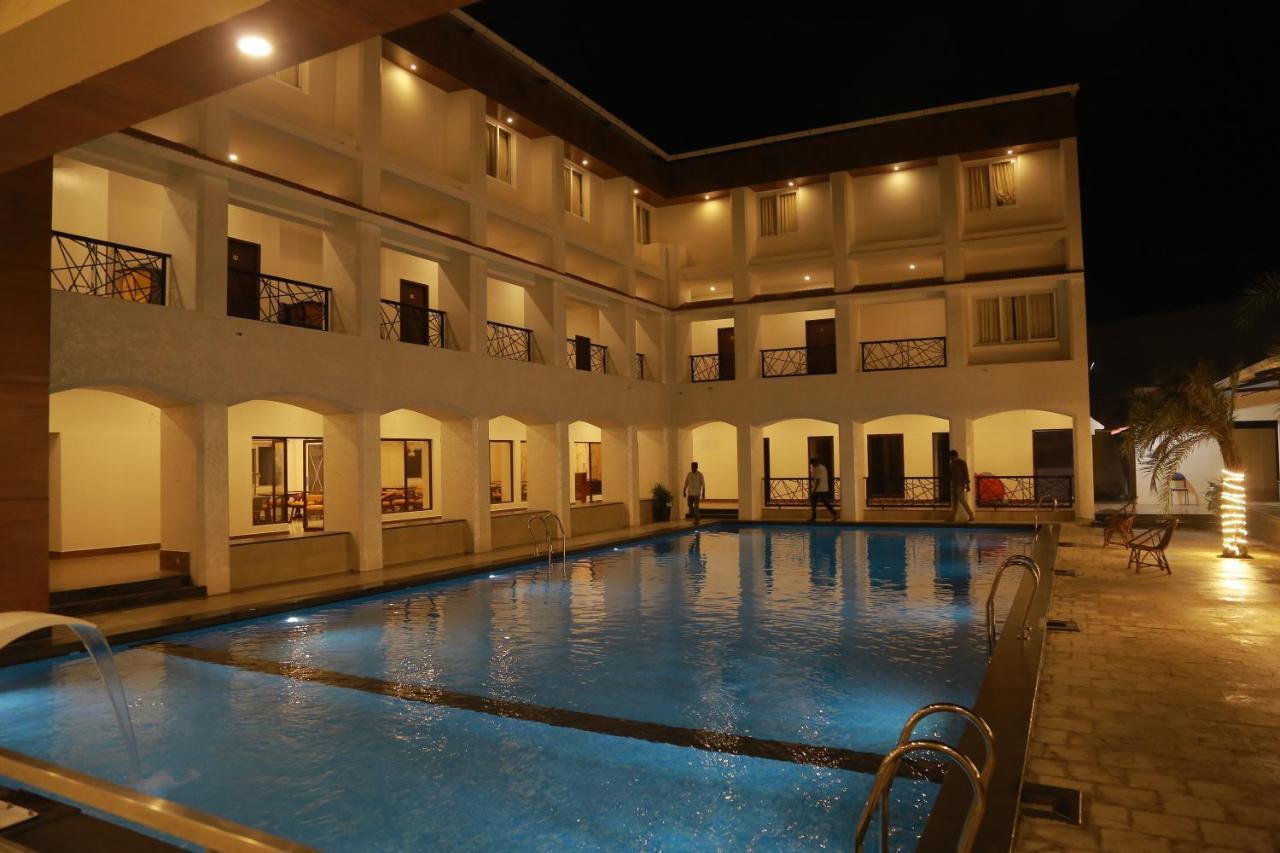 The Riviera Hotel Theni Luaran gambar