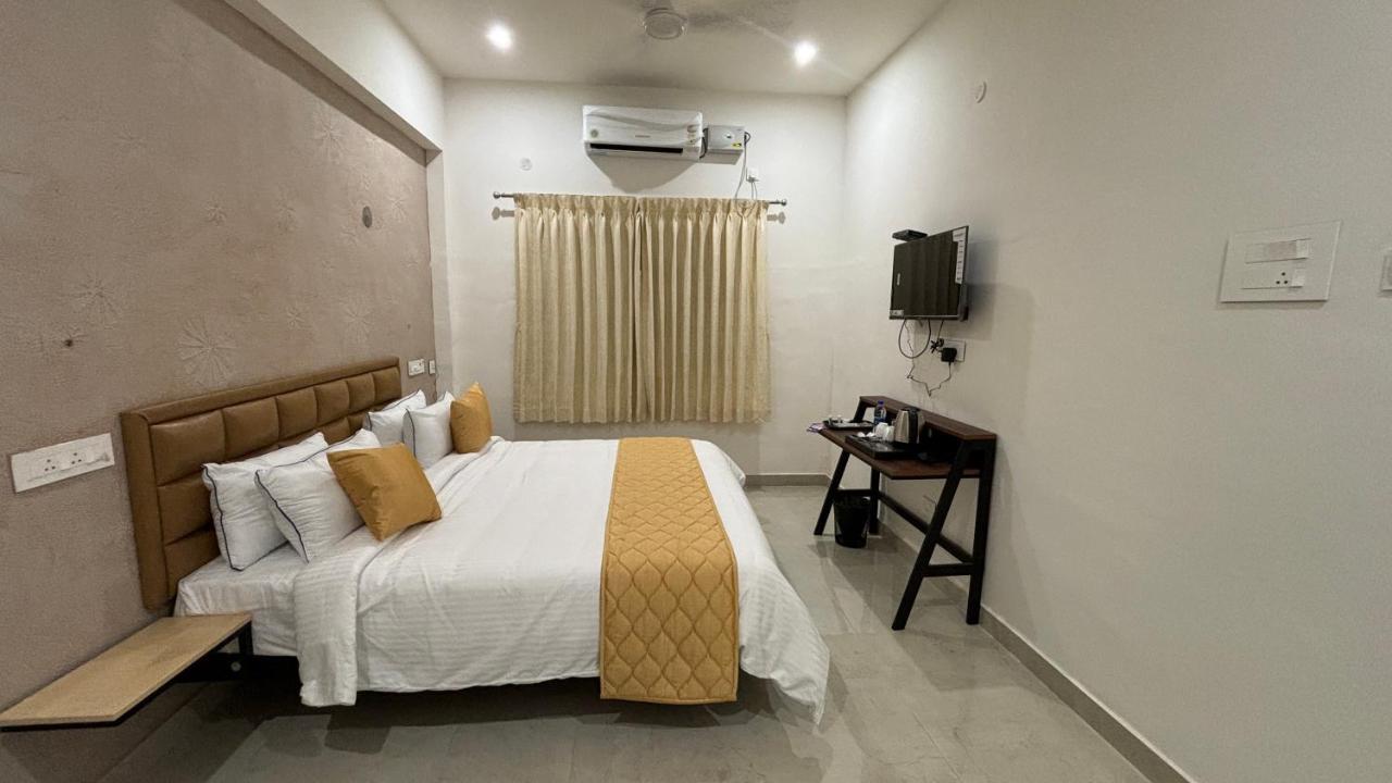 The Riviera Hotel Theni Luaran gambar