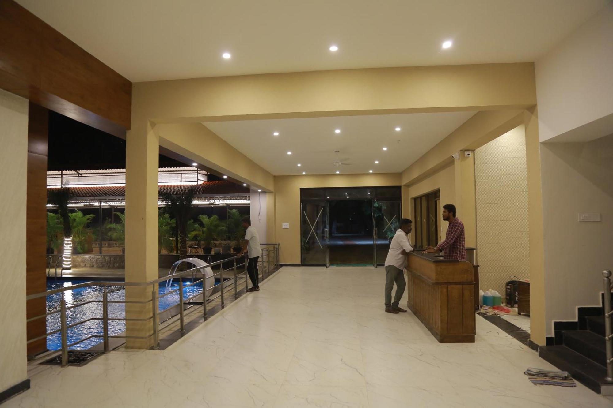 The Riviera Hotel Theni Luaran gambar